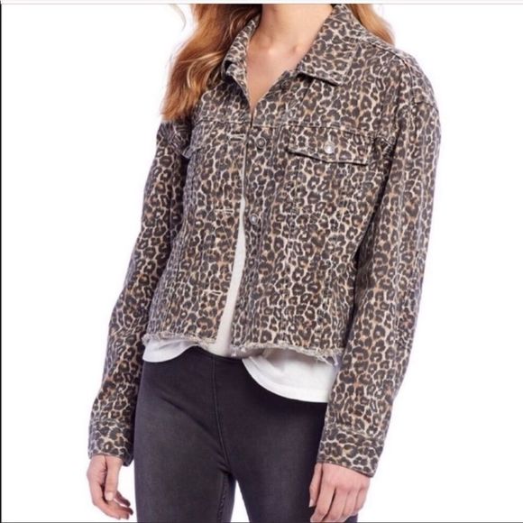Free People Women’s Sz Medium Cheetah Print Denim Jacket Crop Raw Hem EUC